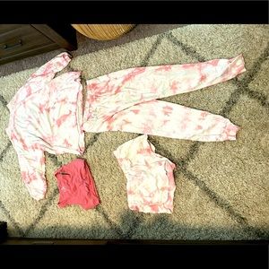 Secret Treasures 4 piece lounge set size small